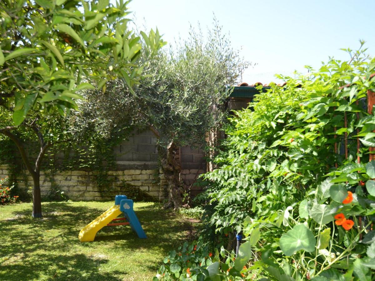 Casa Unifamiliar Con Jard N Privado Villa Agnone Bagni Exterior photo